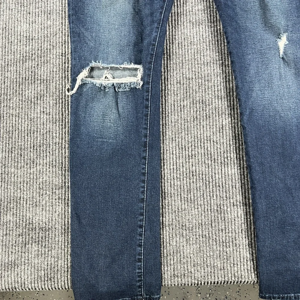 True Religion Rocco Jeans Mens 40 Distressed Relaxed Skinny‎ Big T Flap Pocket